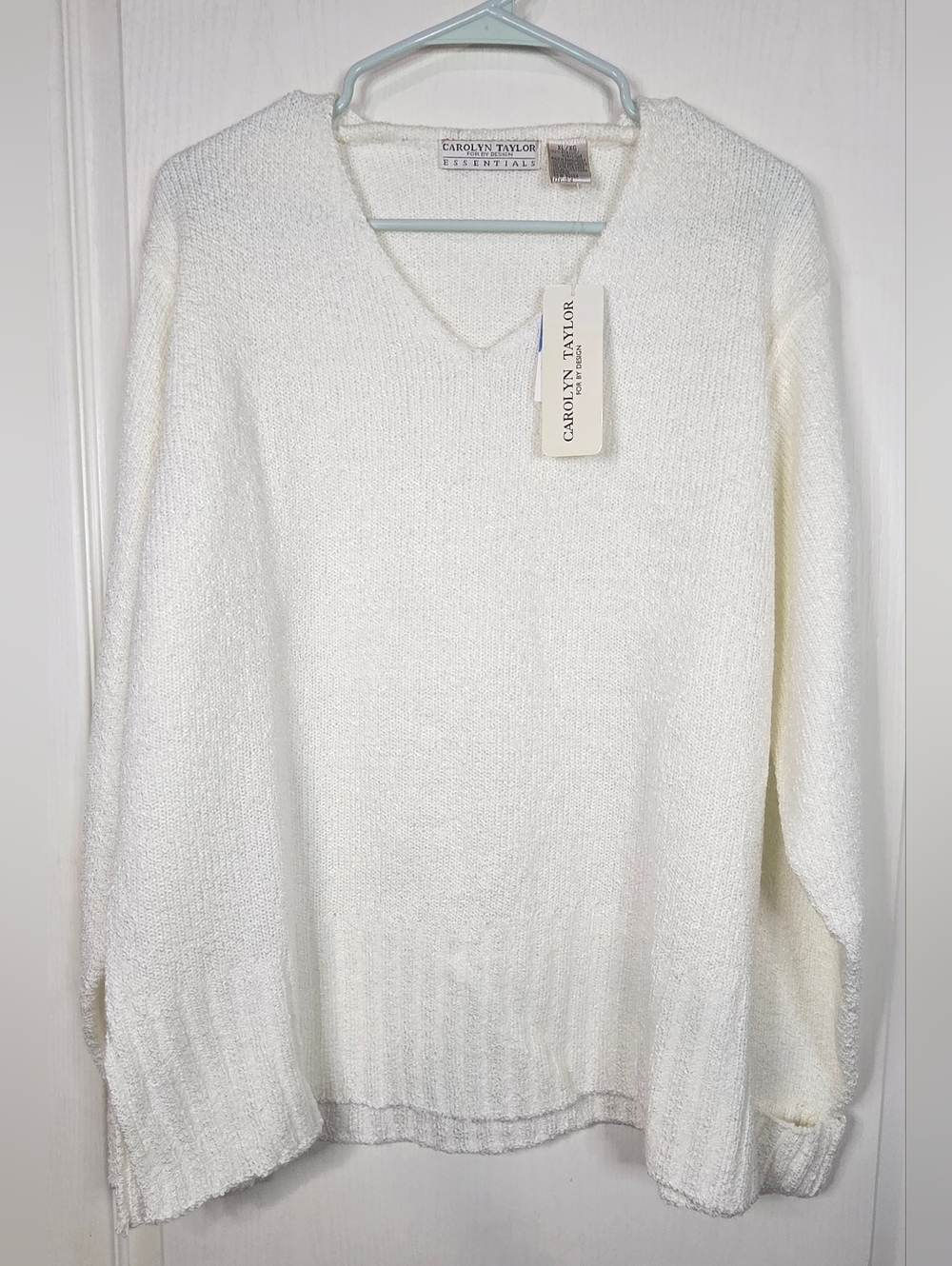 Carolyn Taylor Essentials White V-Neck Pullover Knit Sweater – NWT - Picture 1 of 7